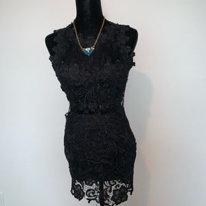 Black backless lace dress